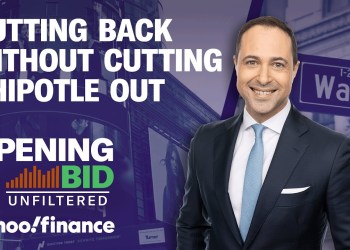 Chipotle faces wary diners, tech push, big menu bets Chipotle faces wary diners, tech push, big menu bets