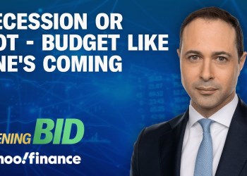 US consumers are cautious but still spending: Visa economist US consumers are cautious but still spending: Visa economist