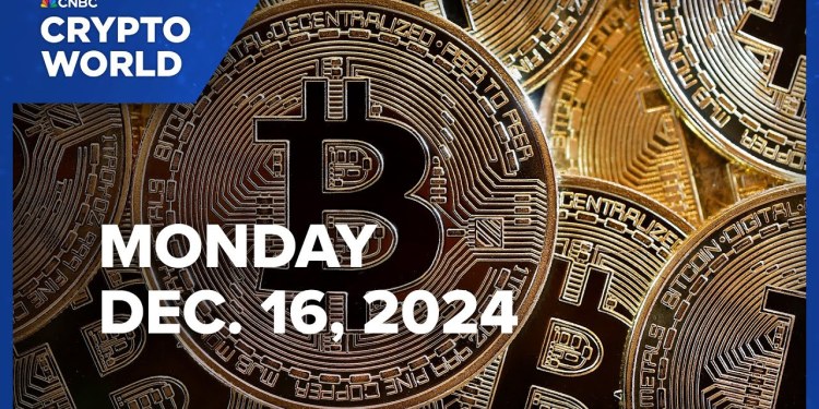 Bitcoin hits fresh record above 7,000: CNBC Crypto World Bitcoin hits fresh record above 7,000: CNBC Crypto World