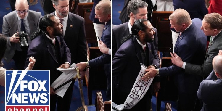 BREAKING: Dem EJECTED from Trump’s State of the Union address BREAKING: Dem EJECTED from Trump’s State of the Union address