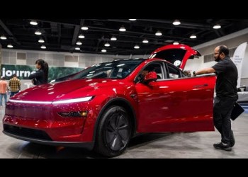 Tesla Designer: We’re Redesigning Car Door-Release Mechanism Tesla Designer: We’re Redesigning Car Door-Release Mechanism