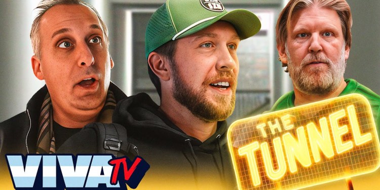 Super Bowl MVP Nick Foles Visits Chicago HQ | VIVA TV Super Bowl MVP Nick Foles Visits Chicago HQ | VIVA TV