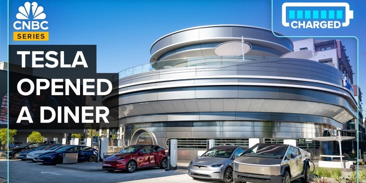 Tesla Opened A Diner In LA — Here’s What It’s Like Tesla Opened A Diner In LA — Here’s What It’s Like