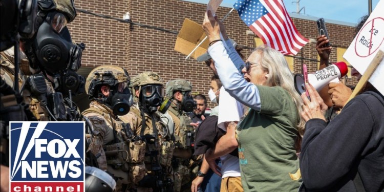 Opposing ICE will ‘lead to VIOLENCE,’ Operation Midway Blitz commander warns Opposing ICE will ‘lead to VIOLENCE,’ Operation Midway Blitz commander warns