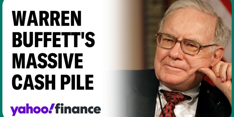 Warren Buffett has ‘optionality,’ he’s not investing in ‘hot things’ Warren Buffett has ‘optionality,’ he’s not investing in ‘hot things’