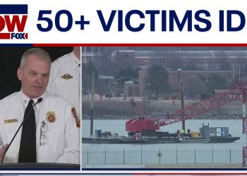 DC plane crash: Jet wreckage removal to begin Monday, officials say | LiveNOW from FOX DC plane crash: Jet wreckage removal to begin Monday, officials say | LiveNOW from FOX