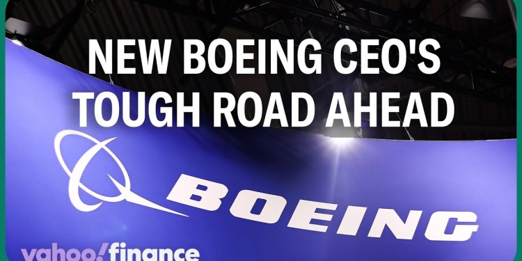 Boeing reaches tentative deal to end strike Boeing reaches tentative deal to end strike