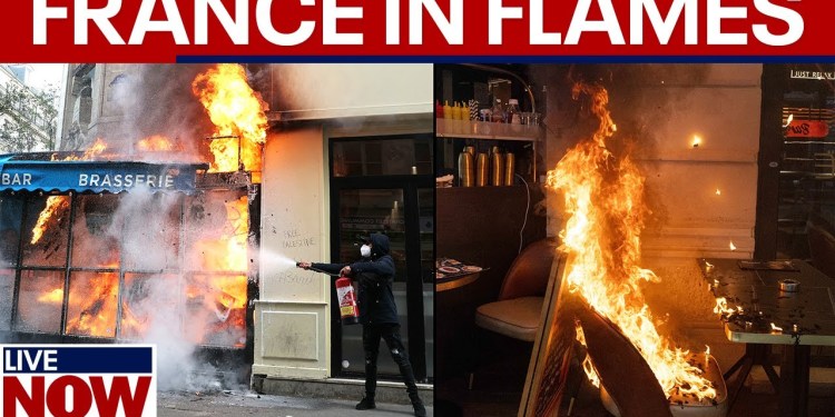 France in flames: Protesters set fire to Paris buildings, block roads France in flames: Protesters set fire to Paris buildings, block roads