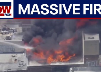 Massive commercial building fire in Los Angeles Massive commercial building fire in Los Angeles