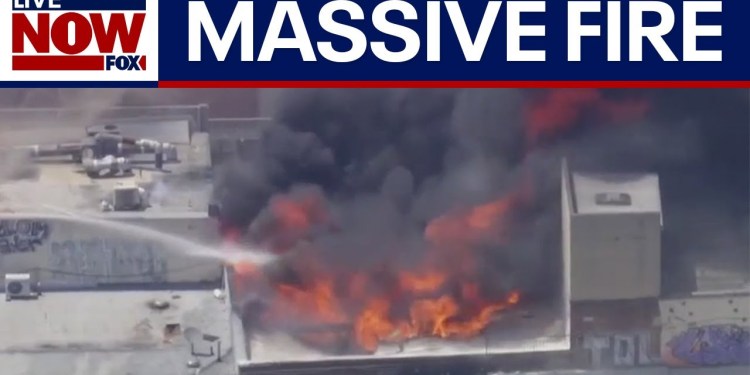 Massive commercial building fire in Los Angeles Massive commercial building fire in Los Angeles