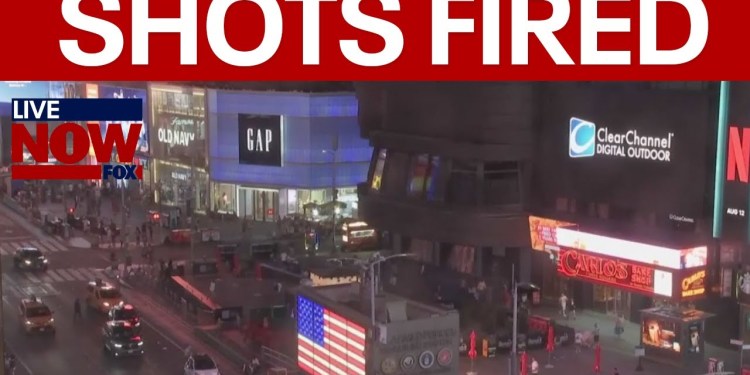 BREAKING: 3 shot in Times Square, suspect captured BREAKING: 3 shot in Times Square, suspect captured