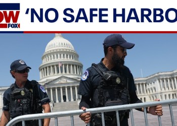 Trump orders added federal law enforcement presence in DC | LiveNOW from FOX Trump orders added federal law enforcement presence in DC | LiveNOW from FOX