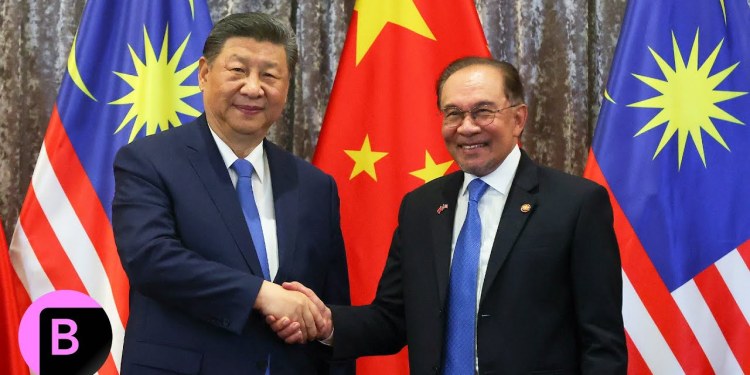 China’s President Xi Urges ‘Asian Family’ Unity During Malaysia Trip China’s President Xi Urges ‘Asian Family’ Unity During Malaysia Trip