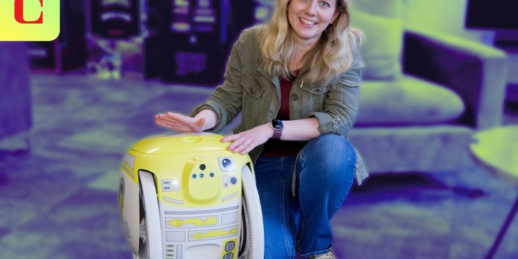 This ,875 Droid Can Carry Your Stuff and Follow You Around but Is It Worth It? This ,875 Droid Can Carry Your Stuff and Follow You Around but Is It Worth It?