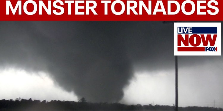 VIDEO: Monster tornadoes rip across Missouri killing 3 VIDEO: Monster tornadoes rip across Missouri killing 3