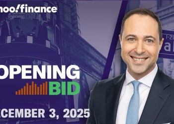 Apple stock up 7 straight sessions, ADP reports 32,000 private payroll jobs lost in November Apple stock up 7 straight sessions, ADP reports 32,000 private payroll jobs lost in November