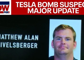 Trump Vegas Bomb Suspect: Bomber shot himself before bomb exploded, police say | LiveNOW from FOX Trump Vegas Bomb Suspect: Bomber shot himself before bomb exploded, police say | LiveNOW from FOX