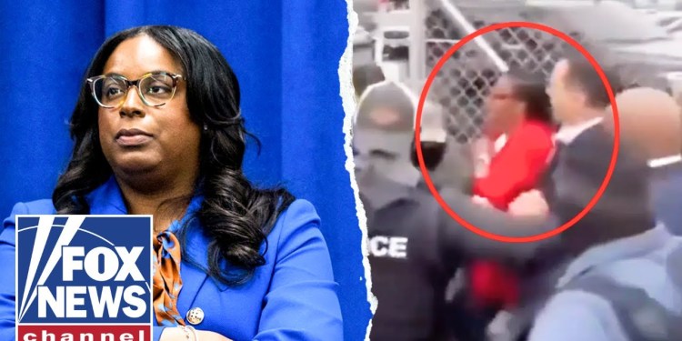 BREAKING: LaMonica McIver arraigned on charges of assaulting ICE agents BREAKING: LaMonica McIver arraigned on charges of assaulting ICE agents