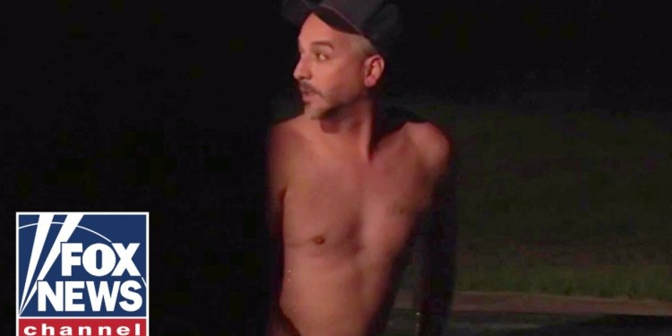 Chris Hansen busts pool party creeps: ‘She told me she was 18!’ Chris Hansen busts pool party creeps: ‘She told me she was 18!’