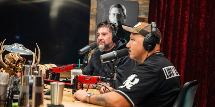 Joe Rogan Experience #2405 – Luis J Gomez & Big Jay Oakerson Joe Rogan Experience #2405 – Luis J Gomez & Big Jay Oakerson