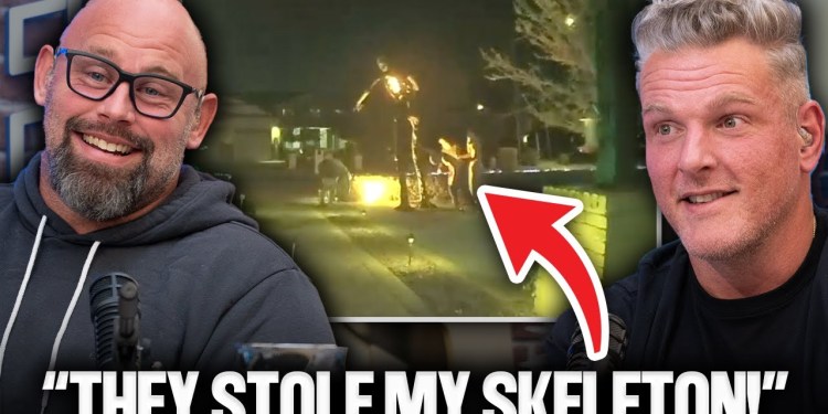 College Kids Stole ,000 Of Halloween Decorations From AQ Shipley’s House?! | Pat McAfee Show College Kids Stole ,000 Of Halloween Decorations From AQ Shipley’s House?! | Pat McAfee Show