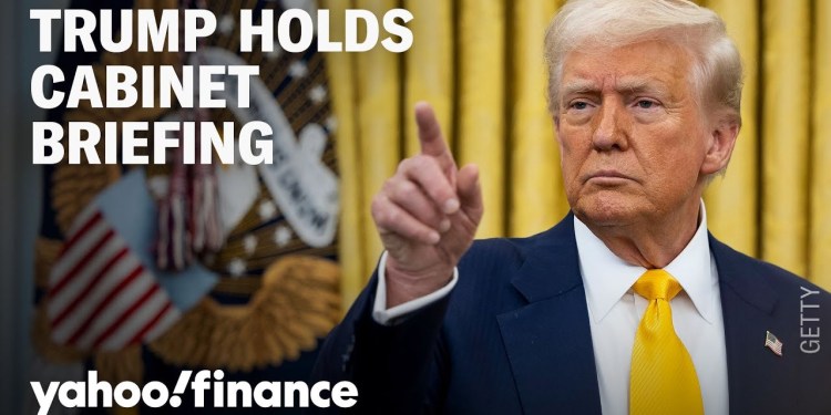 President Trump holds briefing with cabinet President Trump holds briefing with cabinet
