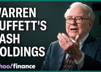 Is Warren Buffett expecting a market crash? Is Warren Buffett expecting a market crash?