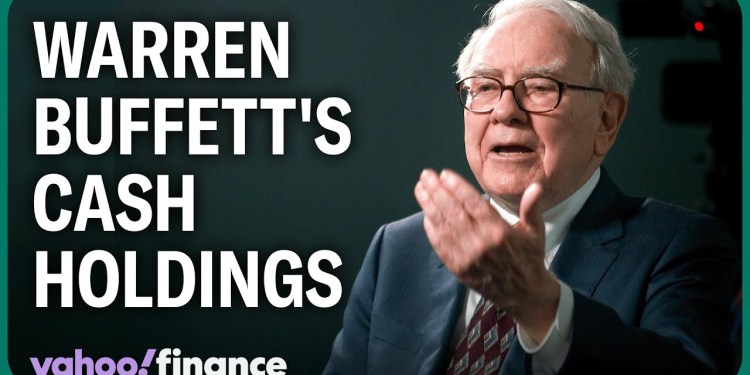 Is Warren Buffett expecting a market crash? Is Warren Buffett expecting a market crash?