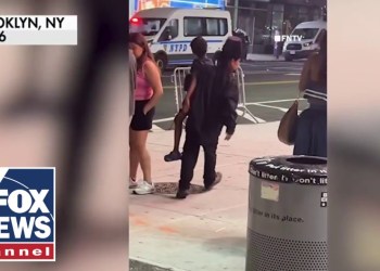 Kidnapping CAUGHT ON CAM as suspect picks kid up on street Kidnapping CAUGHT ON CAM as suspect picks kid up on street