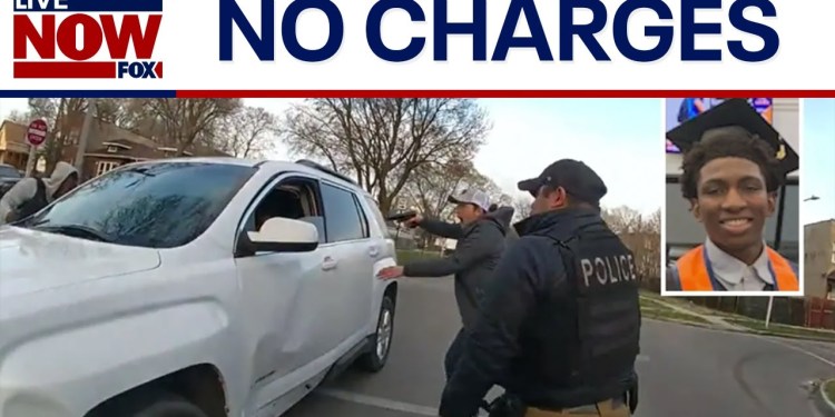 Dexter Reed: No Chicago officers will be charged in fatal shooting | LiveNOW from FOX Dexter Reed: No Chicago officers will be charged in fatal shooting | LiveNOW from FOX