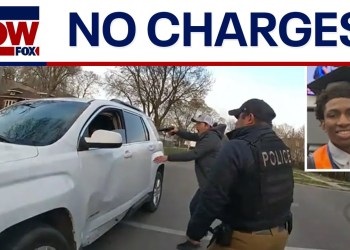 Dexter Reed: No Chicago officers will be charged in fatal shooting | LiveNOW from FOX Dexter Reed: No Chicago officers will be charged in fatal shooting | LiveNOW from FOX