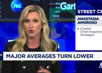 Get defensive and take a barbell approach to this market, says iCapital’s Anastasia Amoroso Get defensive and take a barbell approach to this market, says iCapital’s Anastasia Amoroso