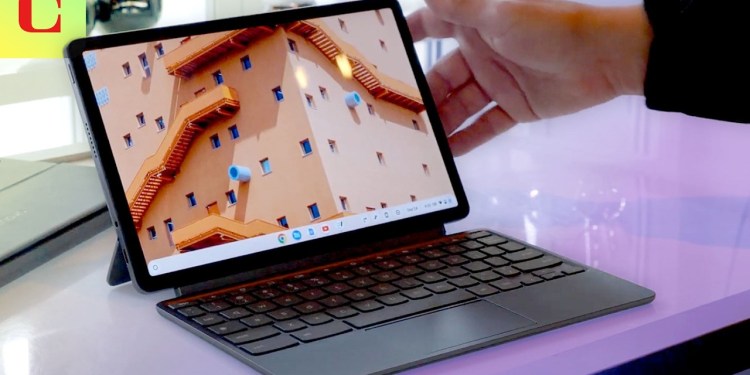 Samsung and Lenovo Reveal New Chromebooks with Exciting ChromeOS Features: Hands-On Samsung and Lenovo Reveal New Chromebooks with Exciting ChromeOS Features: Hands-On