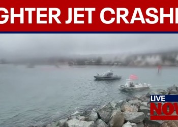 BREAKING: Military plane crashes into San Diego Bay, 2 pilots taken to hospital BREAKING: Military plane crashes into San Diego Bay, 2 pilots taken to hospital