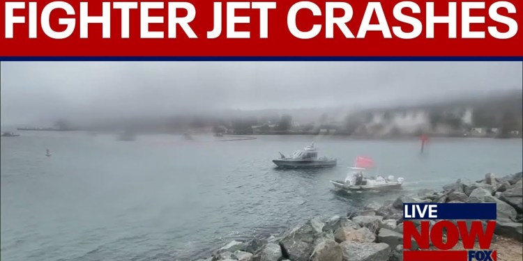BREAKING: Military plane crashes into San Diego Bay, 2 pilots taken to hospital BREAKING: Military plane crashes into San Diego Bay, 2 pilots taken to hospital