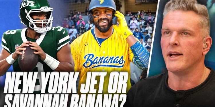 Russell Wilson Visits Jets After Rough Outing As A Savannah Banana Russell Wilson Visits Jets After Rough Outing As A Savannah Banana
