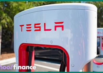 Tesla earnings: Mixed results, sees delivery growth in 2024 Tesla earnings: Mixed results, sees delivery growth in 2024