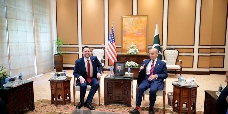 Trump Says Iran Truce Extension Unlikely, Hormuz Stays Shut Trump Says Iran Truce Extension Unlikely, Hormuz Stays Shut