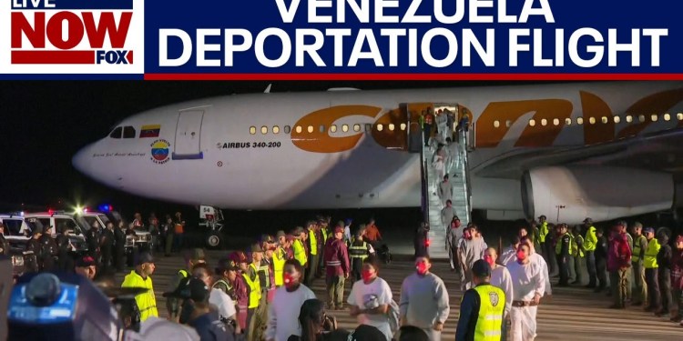 Border crisis: Flight carrying deported migrants arrive in Venezuela | LiveNOW from FOX Border crisis: Flight carrying deported migrants arrive in Venezuela | LiveNOW from FOX