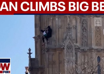 BREAKING: Barefoot man climbs London’s Big Ben carrying Palestine flag BREAKING: Barefoot man climbs London’s Big Ben carrying Palestine flag