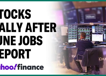 Stocks hit all-time highs, spurring Oppenheimer to review its S&P 500 price target Stocks hit all-time highs, spurring Oppenheimer to review its S&P 500 price target