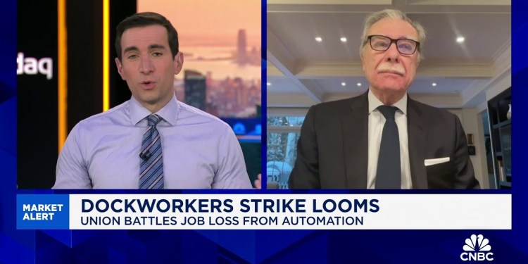 There probably be a short docworkers strike, says former commerce secretary Carlos Gutierrez There probably be a short docworkers strike, says former commerce secretary Carlos Gutierrez