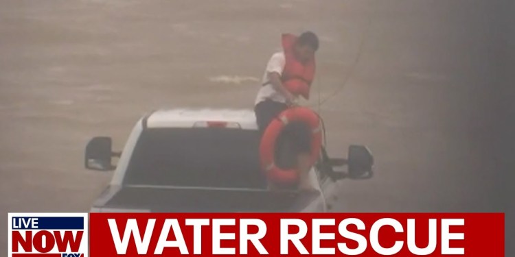 Hurricane Beryl: Water rescue for a stranded driver in Houston due to flooding | LiveNOW from FOX Hurricane Beryl: Water rescue for a stranded driver in Houston due to flooding | LiveNOW from FOX