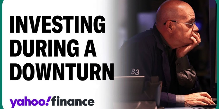 How to avoid emotional investing in market downturns How to avoid emotional investing in market downturns