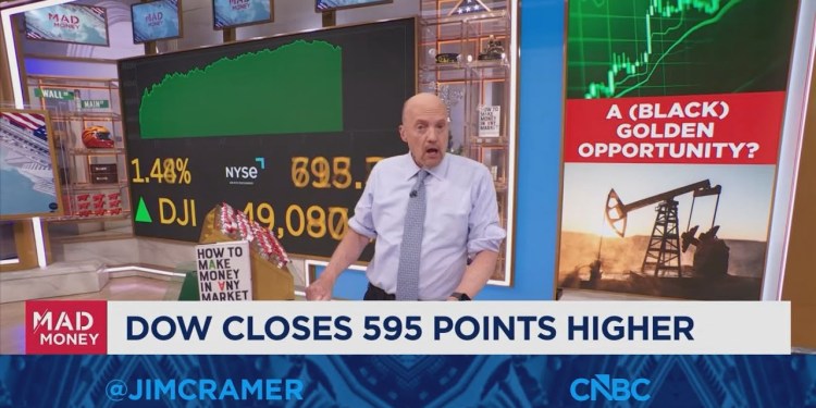 U.S. refineries could be a big beneficiary of Venezuelan oil, says Jim Cramer U.S. refineries could be a big beneficiary of Venezuelan oil, says Jim Cramer