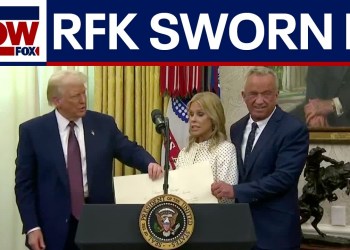 WATCH: RFK Jr w/ wife Cheryl Hines & President Trump in Oval Office swearing in WATCH: RFK Jr w/ wife Cheryl Hines & President Trump in Oval Office swearing in