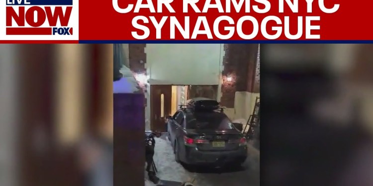 BREAKING: Car slams into Chabad Lubavitch HQ in Brooklyn, police say BREAKING: Car slams into Chabad Lubavitch HQ in Brooklyn, police say