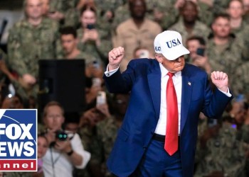 WATCH: Troops cheer as Trump announces military pay raise WATCH: Troops cheer as Trump announces military pay raise