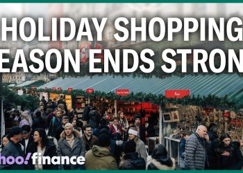 Credit card data reveals strong holiday shopping season Credit card data reveals strong holiday shopping season