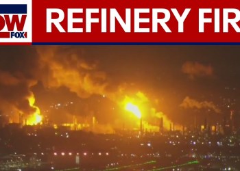 Massive fire breaks out at Chevron refinery in L.A. area | LiveNOW from FOX Massive fire breaks out at Chevron refinery in L.A. area | LiveNOW from FOX